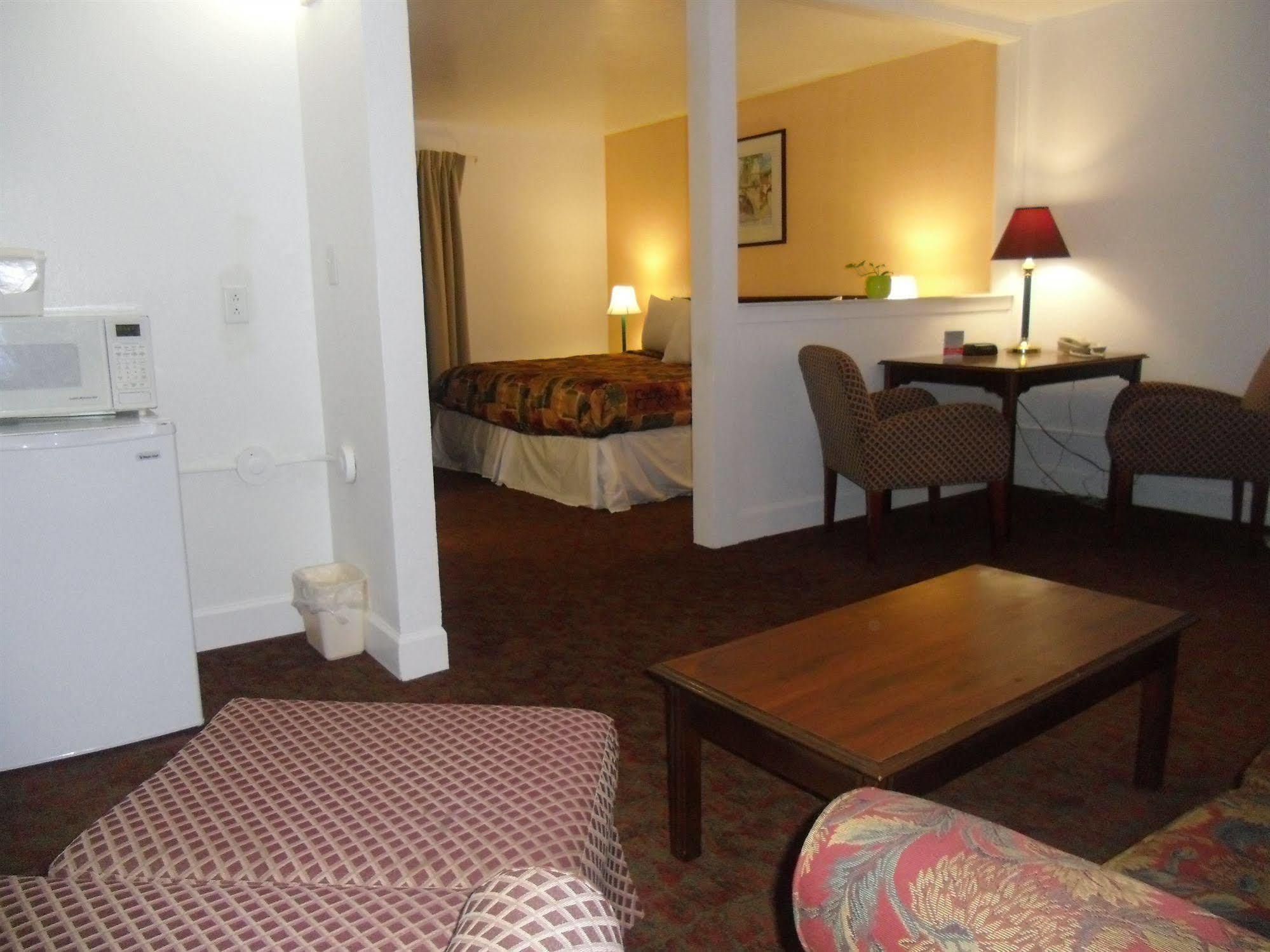Clarion Inn Montgomery East Monticello Dr Esterno foto