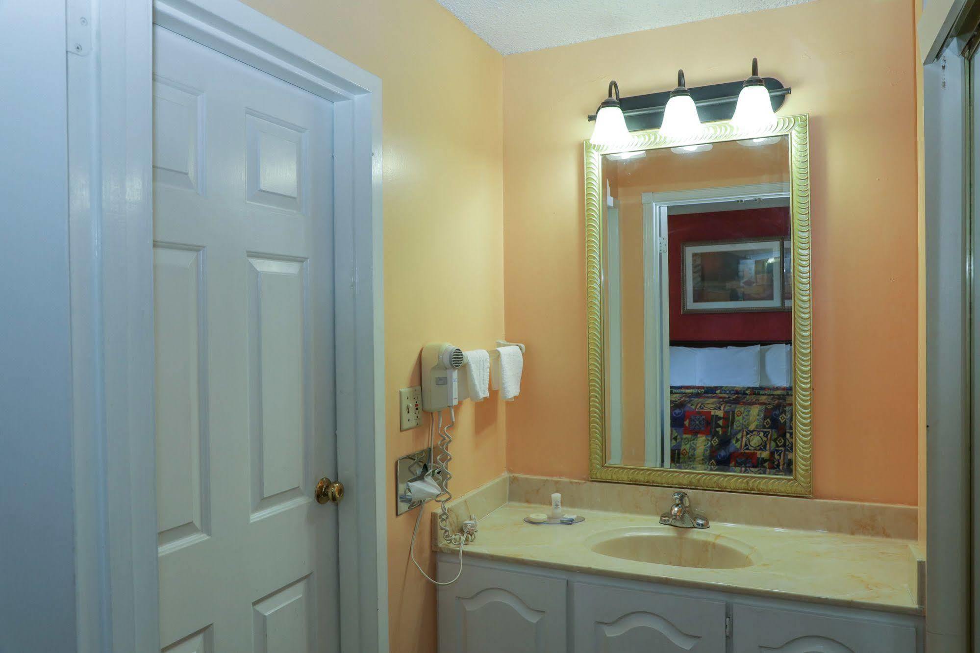 Clarion Inn Montgomery East Monticello Dr Esterno foto